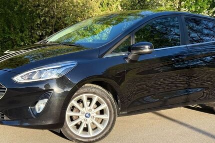 Ford Fiesta 130.500 km 8.990 &euro; Niedereschach 78078
