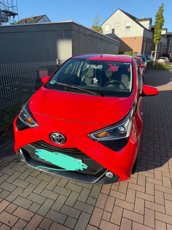 Aygo (X)