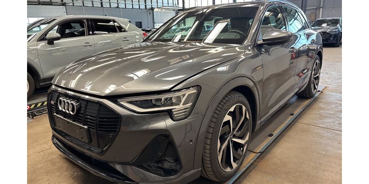 Audi e-tron 56.153 km 31.780 &euro; Rastede/ Wahnbek 26180