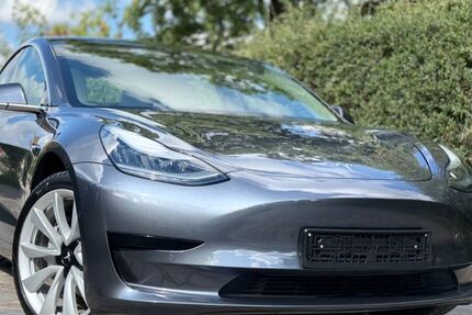 Tesla Model 3 36.973 km 20.499 &euro; Berlin 12099