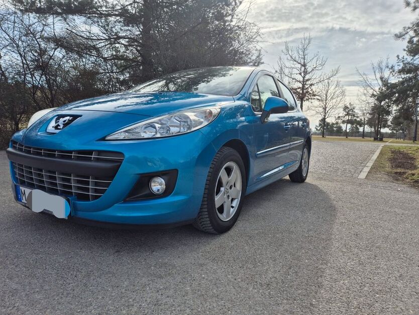 Peugeot 207 69.500 km 5.100 € München 81829