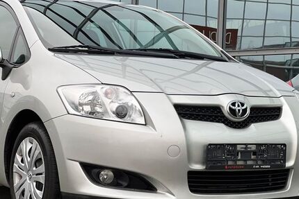 Toyota Auris 149.544 km 4.886 &euro; Mönchengladbach 41068