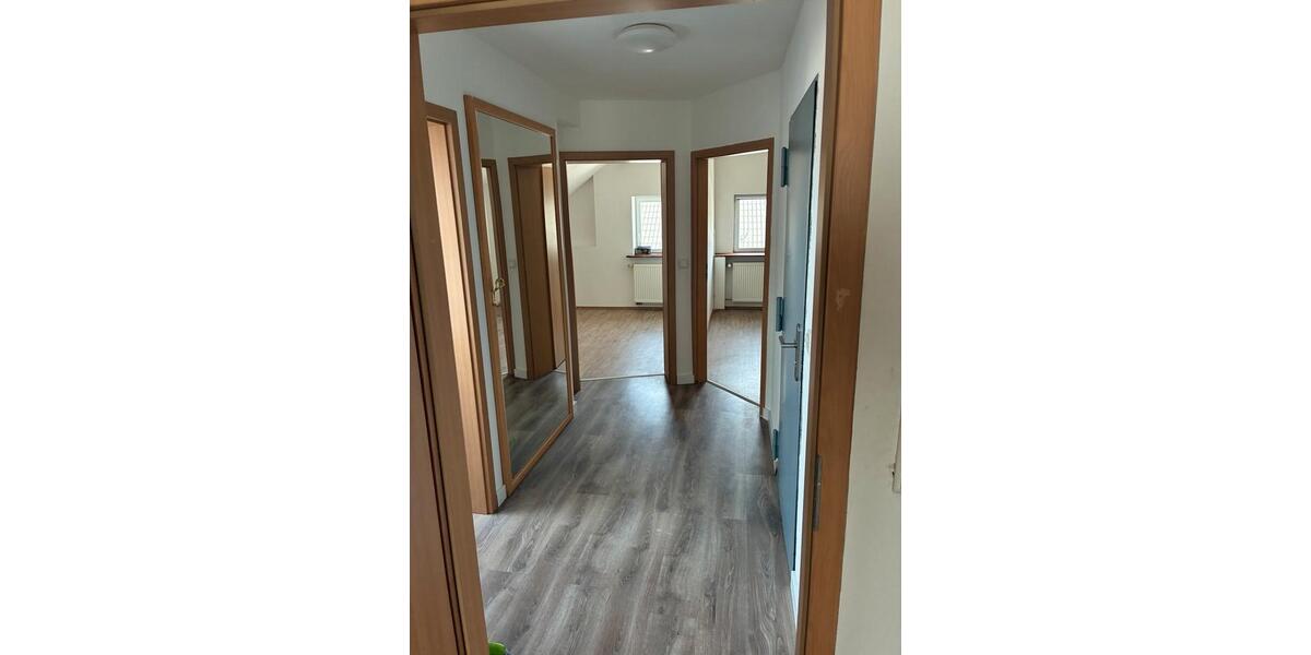 Dachgeschoßwohnung Bad Wünnenberg - 3 Zimmer, 65 m&sup2;, 450&euro; | Angebot:25393039