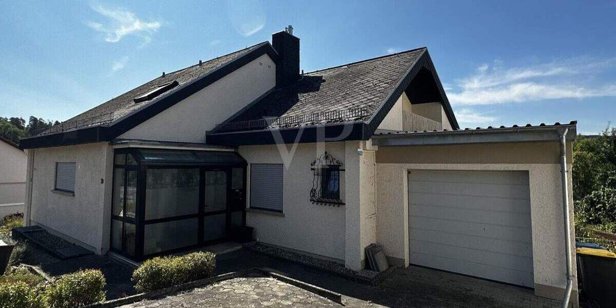 Herrlicher Blick über Bad Neustadt - Familiendomizil mit Einliegerwohnung 1 zimmer