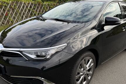 Toyota Auris 62.868 km 15.999 &euro; Berlin 12247