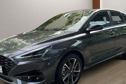 Hyundai i30 8.400 km 20.790 € Geislingen 73312