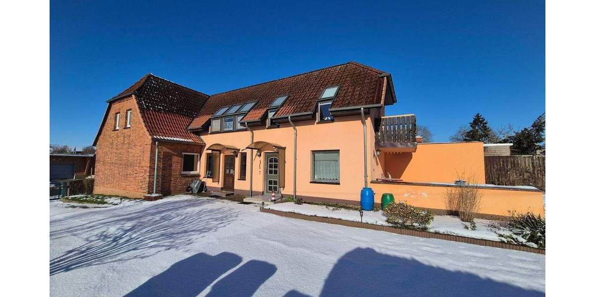 Doppelhaushälfte Sternberg - 5 Zimmer, 137 m&sup2;, 229.000&euro; | Angebot:25663710