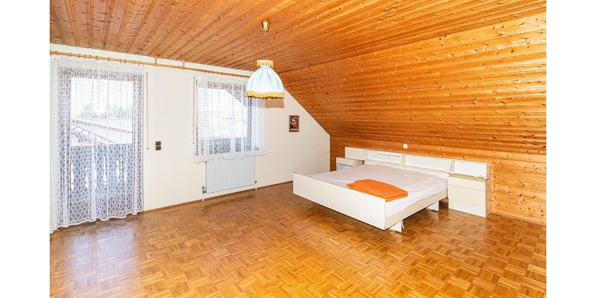 Großzügiges Haus mit 2 Wohneinheiten möglich – ideal für Familie oder Vermietung - Einfamilienhaus Schönsee | Angebot:26443086