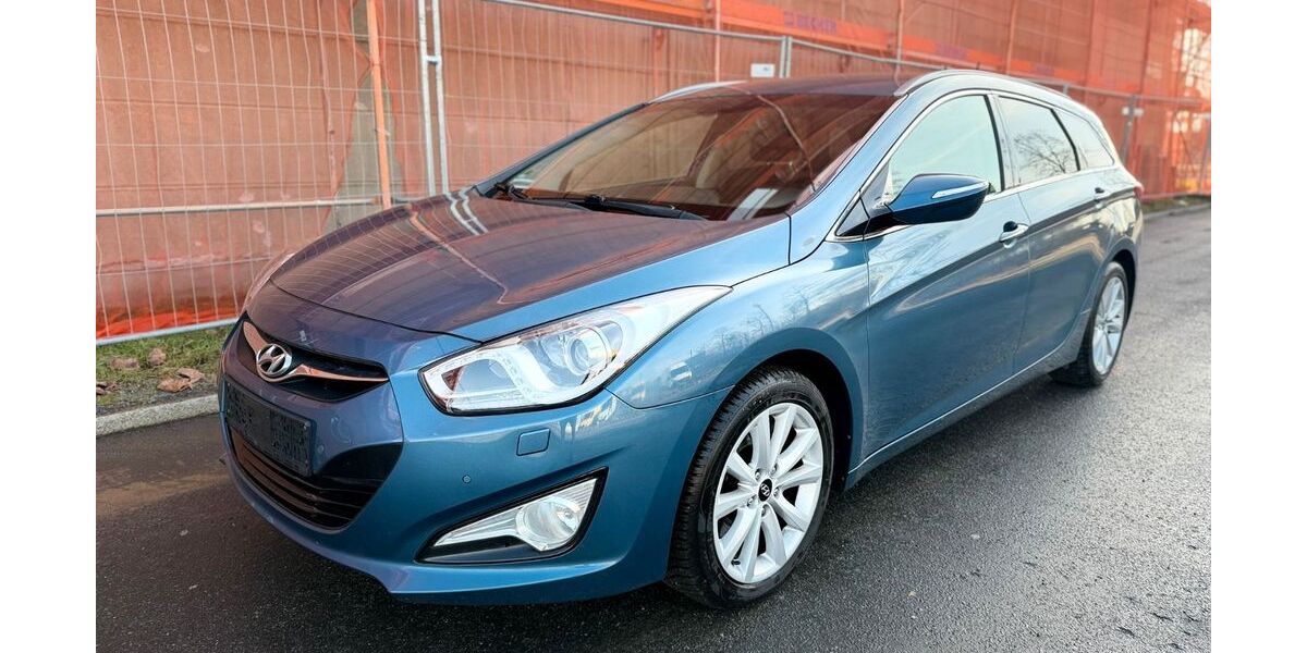Hyundai i40 127.000 km 7.499 &euro; Berlin 12057
