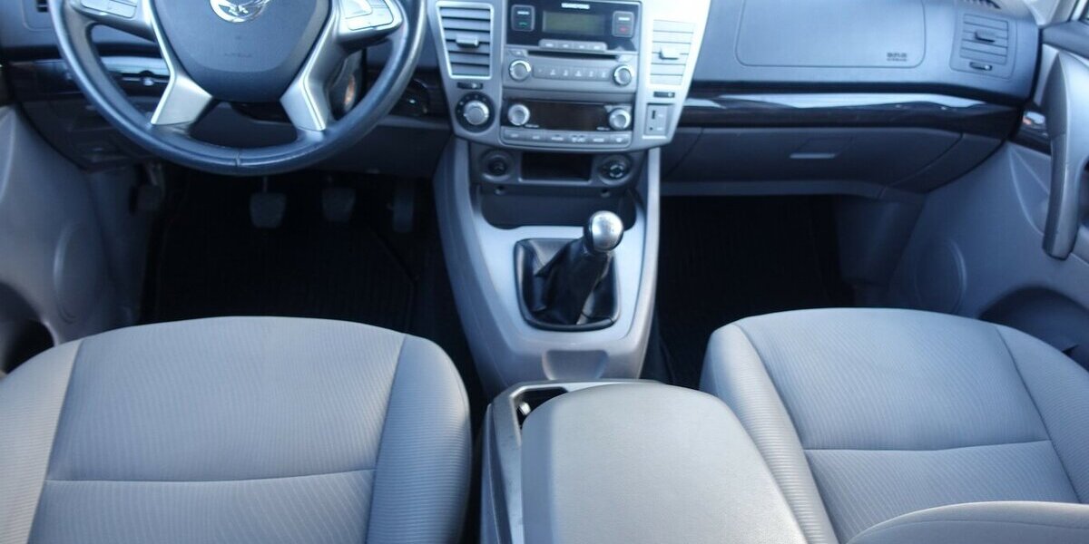 SsangYong Rodius 7-Sitzer Sitzheizung Ganzjahresreifen Alu 129.400 km 7.950 &euro; Neumarkt/OPf 92318