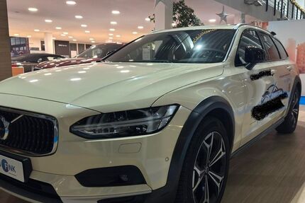Volvo V90 Cross Country 183.269 km 27.900 &euro; Erlangen 91058