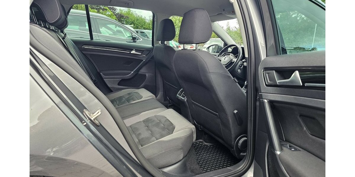 VW Golf 1.5 TSI R-Line NAVI ACC LED ALCANTARA 102.800 km 17.990 &euro; Löhne 32584