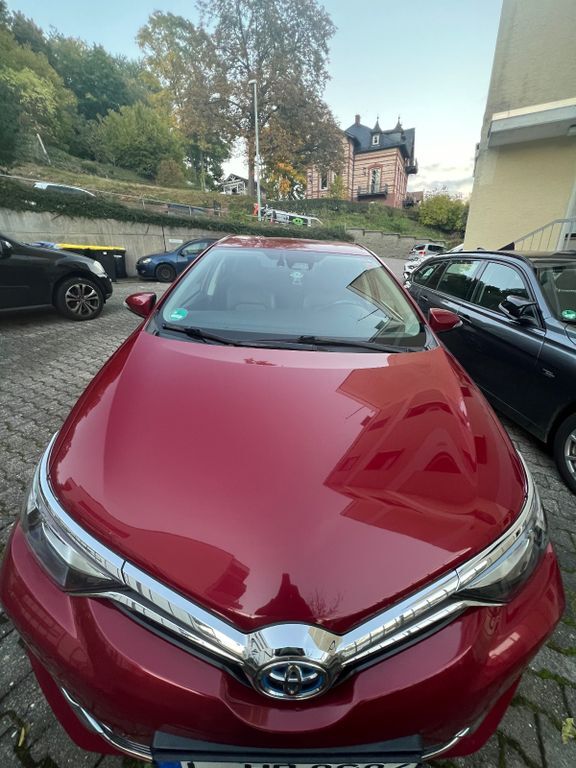 Toyota Auris 109.000 km 13.400 € Bad Schwalbach 65307