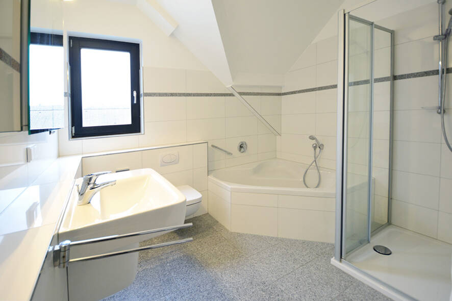 Etagenwohnung Niestetal Heiligenrode - 4 Zimmer, 122 m&sup2;, 1.200&euro; | Angebot:26824503