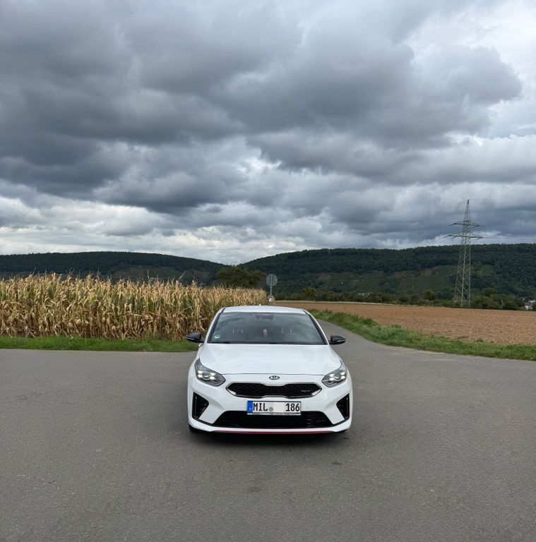 Kia pro ceed / ProCeed 96.000 km 17.999 € Klingenberg 63911