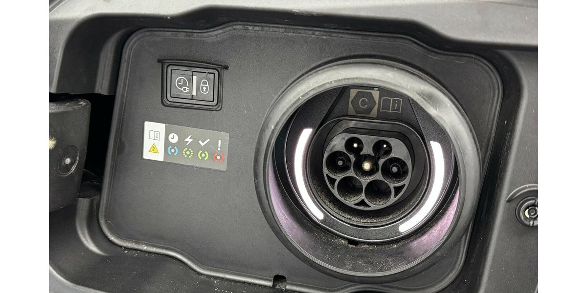 Peugeot 408 GT 225 Plug in Hybrid 360° Cam FULL LED 50.200 km 26.120 &euro; Lich 35423