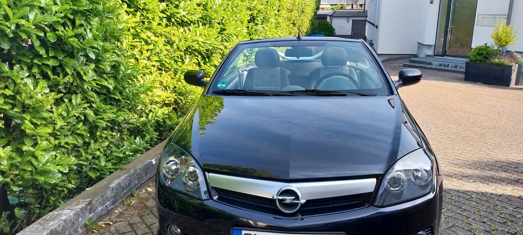 Opel Tigra 89.000 km 2.680 &euro; Bergisch Gladbach 51465