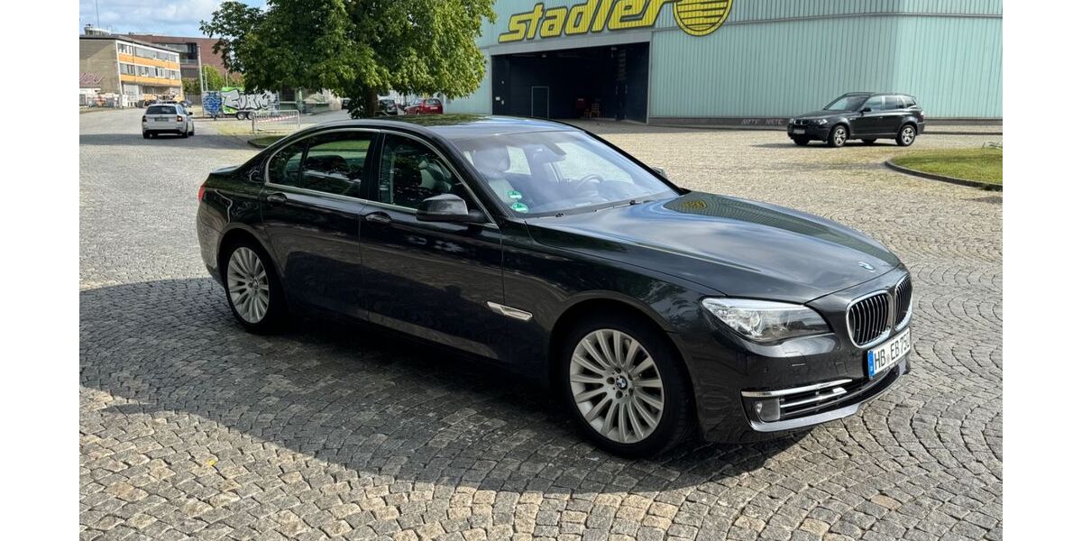 BMW 750 129.981 km 20.500 &euro; Bremen 28217
