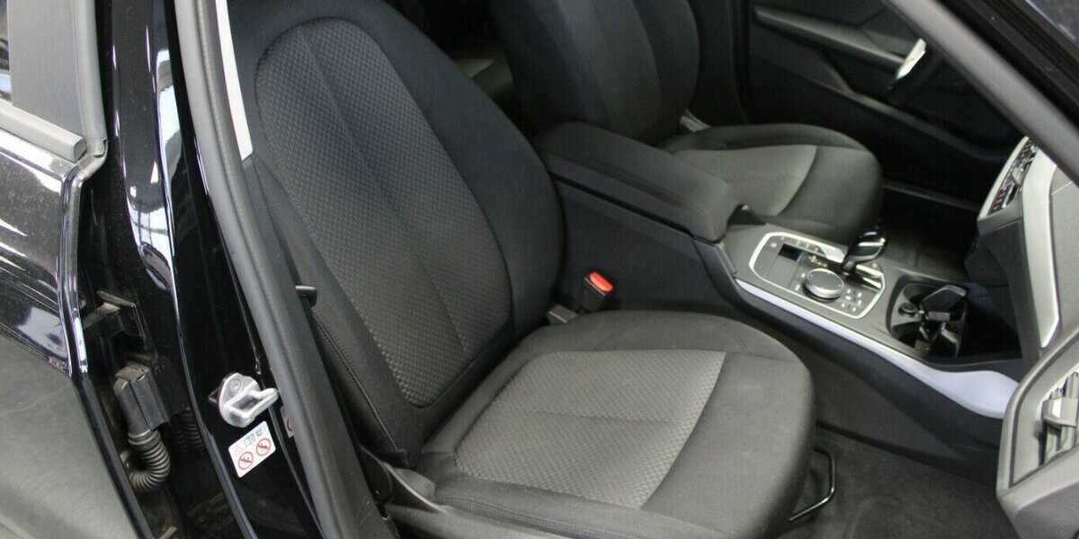 BMW 118 118i Aut. Advantage 48.290 km 20.980 &euro; Euskirchen 53881