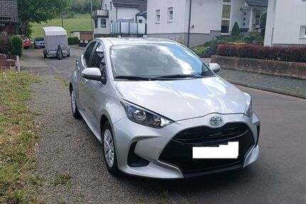 Toyota Yaris 14.065 km 11.700 &euro; Kreuztal 57223