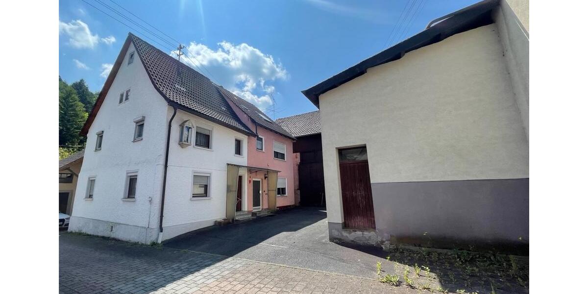 Doppelhaushälfte Würzburg Dürrbachau - 7 Zimmer, 215 m&sup2;, 125.000&euro; | Angebot:25921065