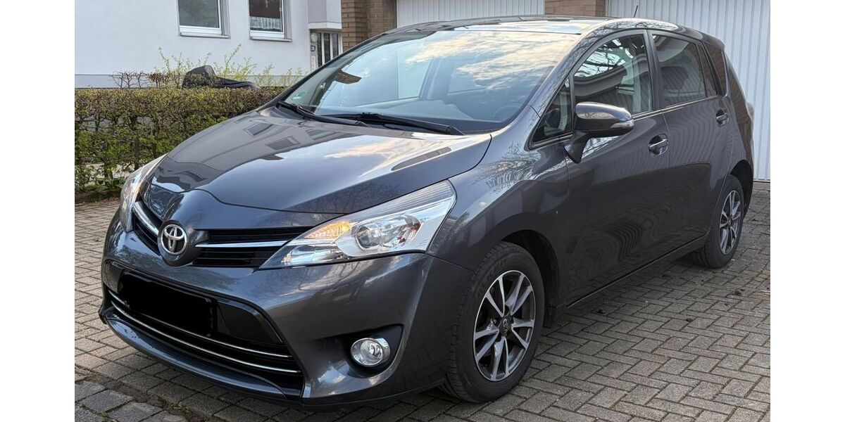 Toyota Verso 142.966 km 7.950 &euro; Hannover 30177