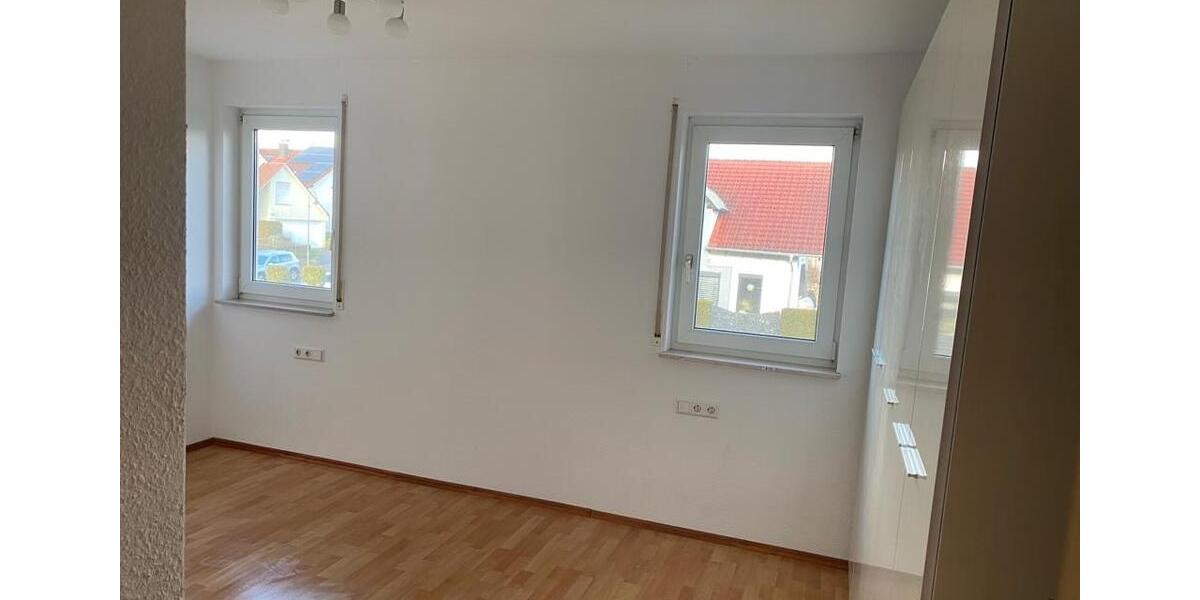 Hochparterre Brackenheim - 3.5 Zimmer, 75 m&sup2;, 900&euro; | Angebot:26374892