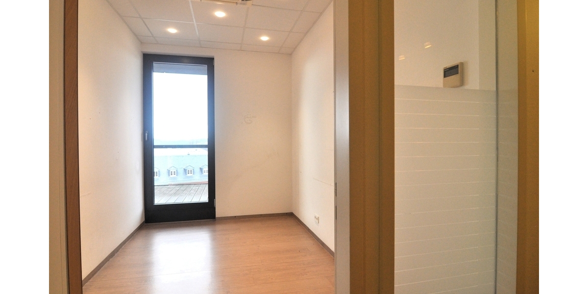 Praxisfläche mit Penthouse-Feeling im Ärztehaus - Gewerbeobjekt Königstein | Angebot:26339473