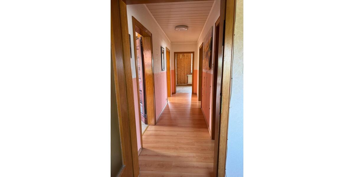 Einfamilienhaus Ahnsen - 8 Zimmer, 210 m&sup2;, 245.000&euro; | Angebot:25404404