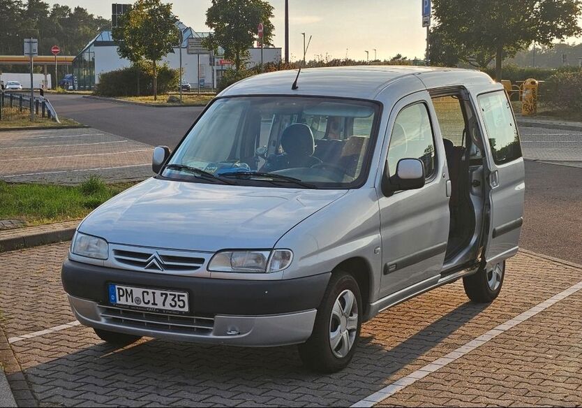 Citroen Berlingo 193.585 km 2.450 € Schwielowsee 14548