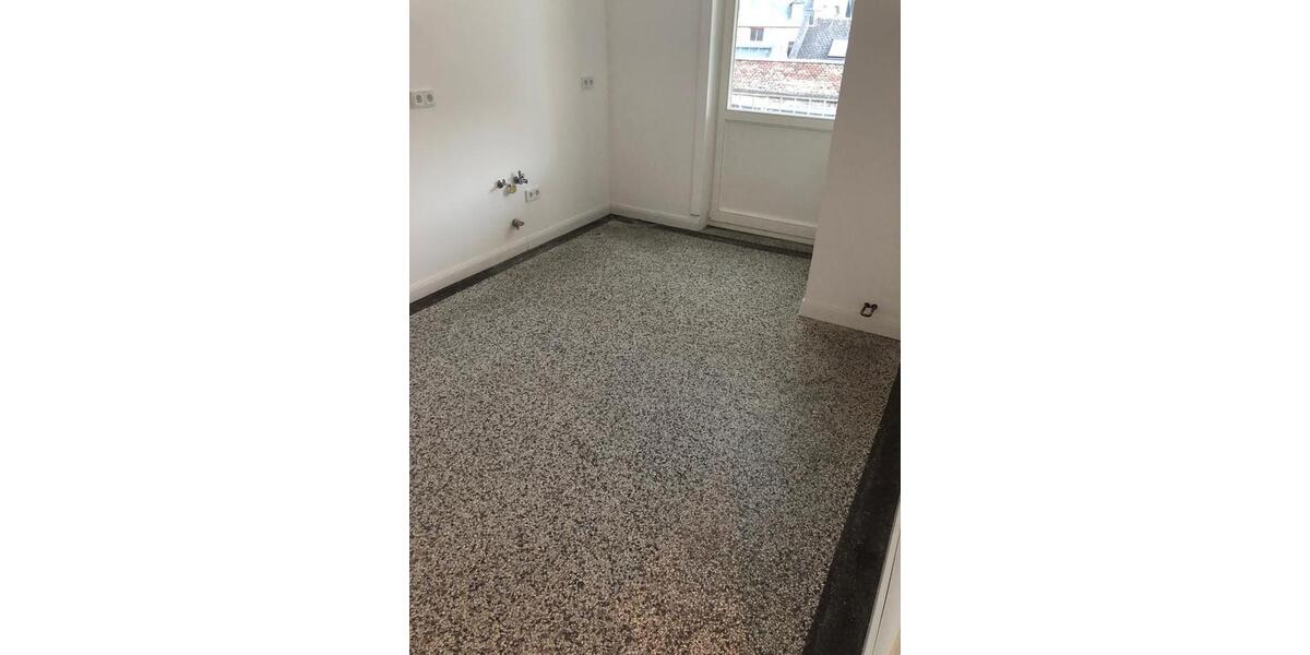 Etagenwohnung Wiesbaden Klarenthal - 5 Zimmer, 125 m&sup2;, 2.225&euro; | Angebot:26404973