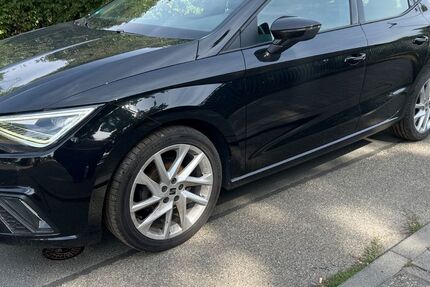Seat Ibiza 86.000 km 13.900 &euro; Frankfurt/Main 60489