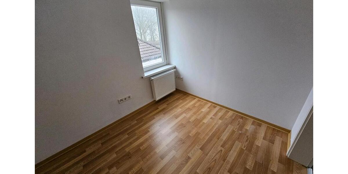 Dachgeschoßwohnung Apen - 3 Zimmer, 70 m&sup2;, 850&euro; | Angebot:25404096