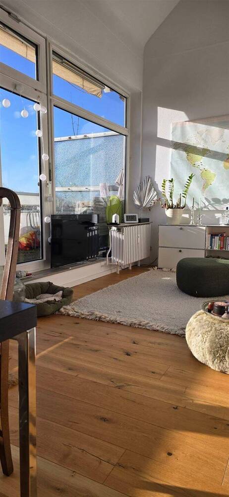 Etwas Besonderes! Blick ins Grüne ! Penthouse Art !