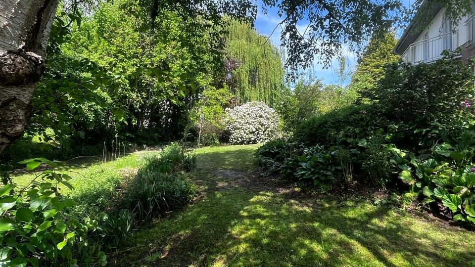 Einfamilienhaus Bad Pyrmont - 4 Zimmer, 180 m&sup2;, 1.600&euro; | Angebot:26470340