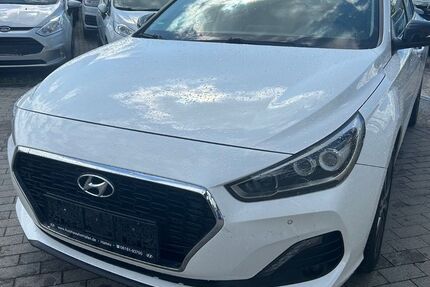 Hyundai i30 118.000 km 12.999 € Büdingen 63654