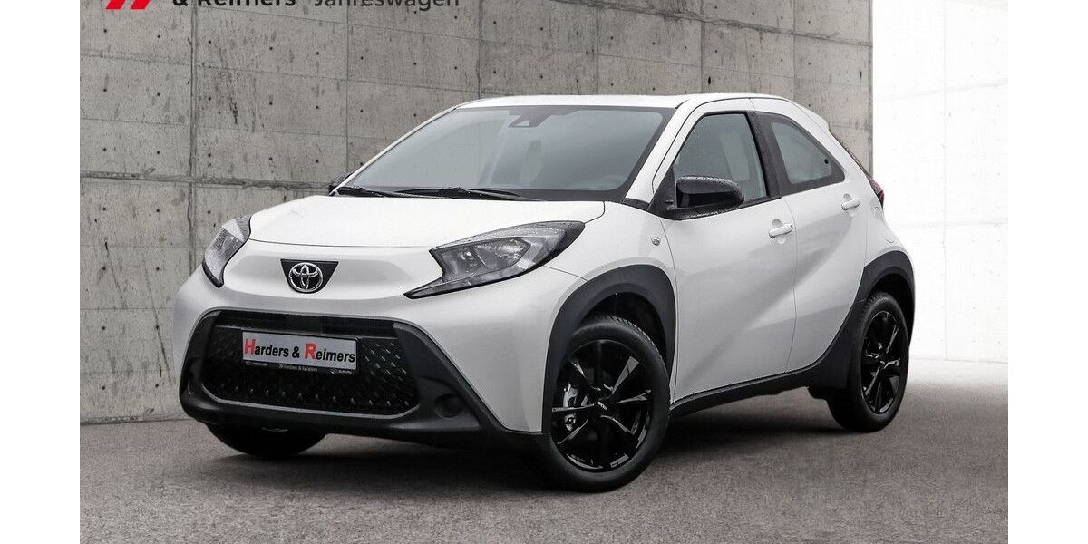 Toyota Aygo (X) 1.500 km 16.380 &euro; Itzehoe 25524