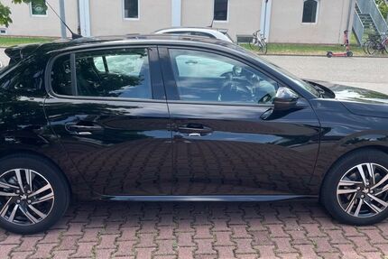 Peugeot 208 34.000 km 14.999 &euro; Karlsruhe 76185