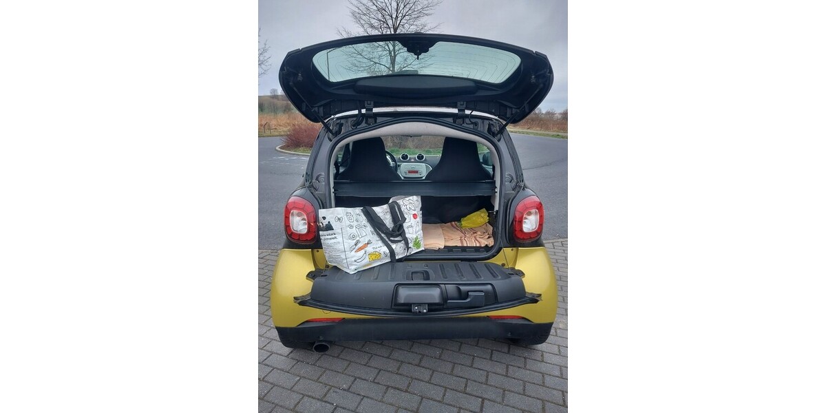 Smart Fortwo Coupe 72.000 km 5.900 &euro; Dresden 01067