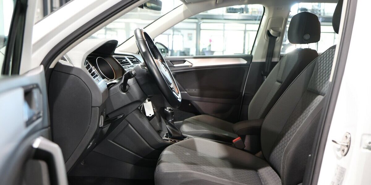 VW Tiguan 1.4 TSI Comfortline BMT WHITE / NAVI-DM 102.000 km 14.555 &euro; Hamm 59077