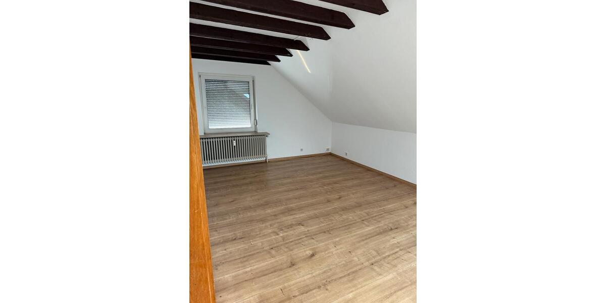 Dachgeschoßwohnung Neunkirchen - 2 Zimmer, 85 m&sup2;, 740&euro; | Angebot:26123033