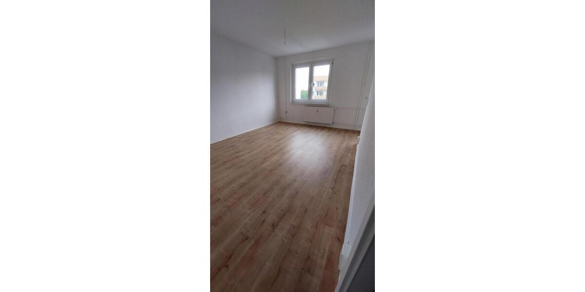 Etagenwohnung Bernsdorf - 1 Zimmer, 30 m&sup2;, 140&euro; | Angebot:23118134