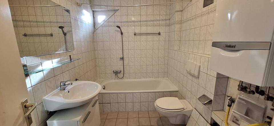 Dachgeschoßwohnung Langweid am Lech - 3 Zimmer, 65 m&sup2;, 680&euro; | Angebot:25403382