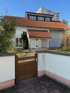 Haus zum Mieten in Kelsterbach 2.900 € 225 m² 6 zimmer