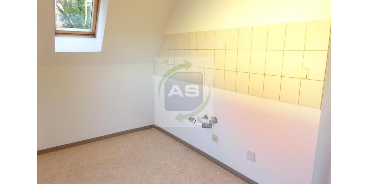 Dachgeschoßwohnung Zwickau - 1 Zimmer, 38 m&sup2;, 200&euro; | Angebot:25267482