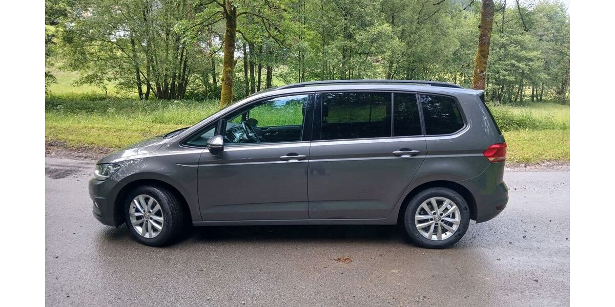 VW Touran 138.000 km 14.300 &euro; Finnentrop 57413