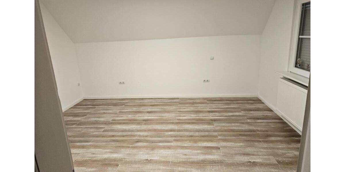 Einfamilienhaus Hundsangen - 6 Zimmer, 200 m&sup2;, 1.400&euro; | Angebot:24751486