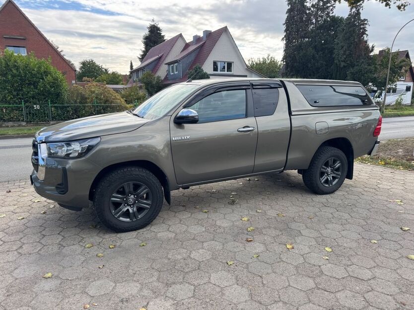 Toyota Hilux 200.000 km 32.990 € Stelle 21435