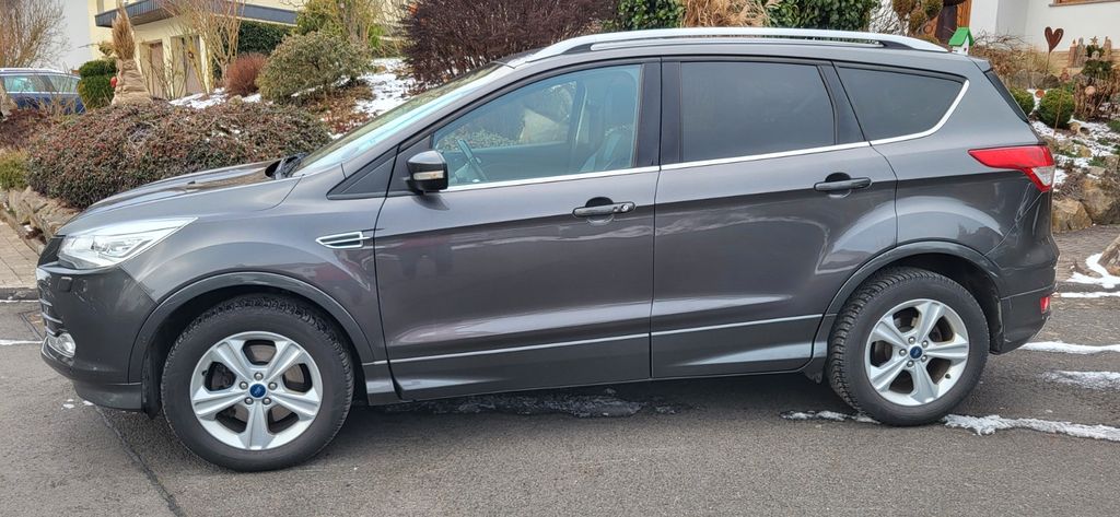 Ford Kuga 155.500 km 11.900 &euro; Petersberg 36100