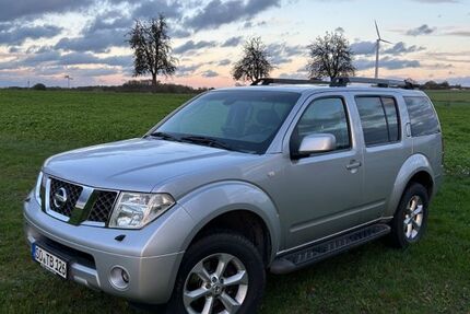Nissan Pathfinder 319.000 km 7.000 € Soest 59494